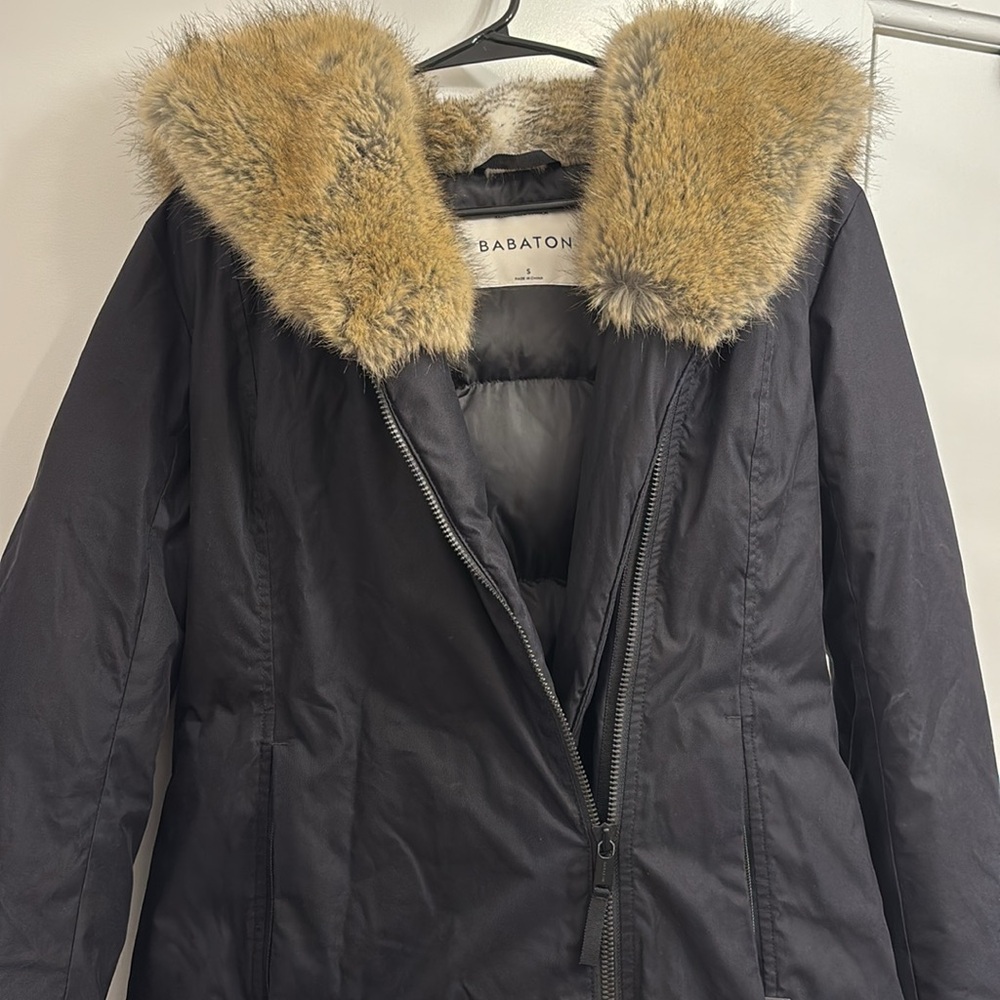 Aritzia St. Moritz Parka BABATON
Mid-length goose-down parka jacket - Picture 3 of 4